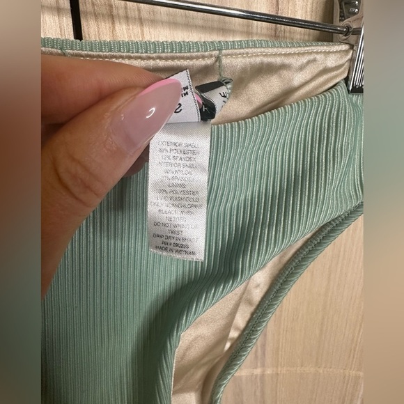 Kendall & Kylie green bikini bottom size small - Picture 3 of 5